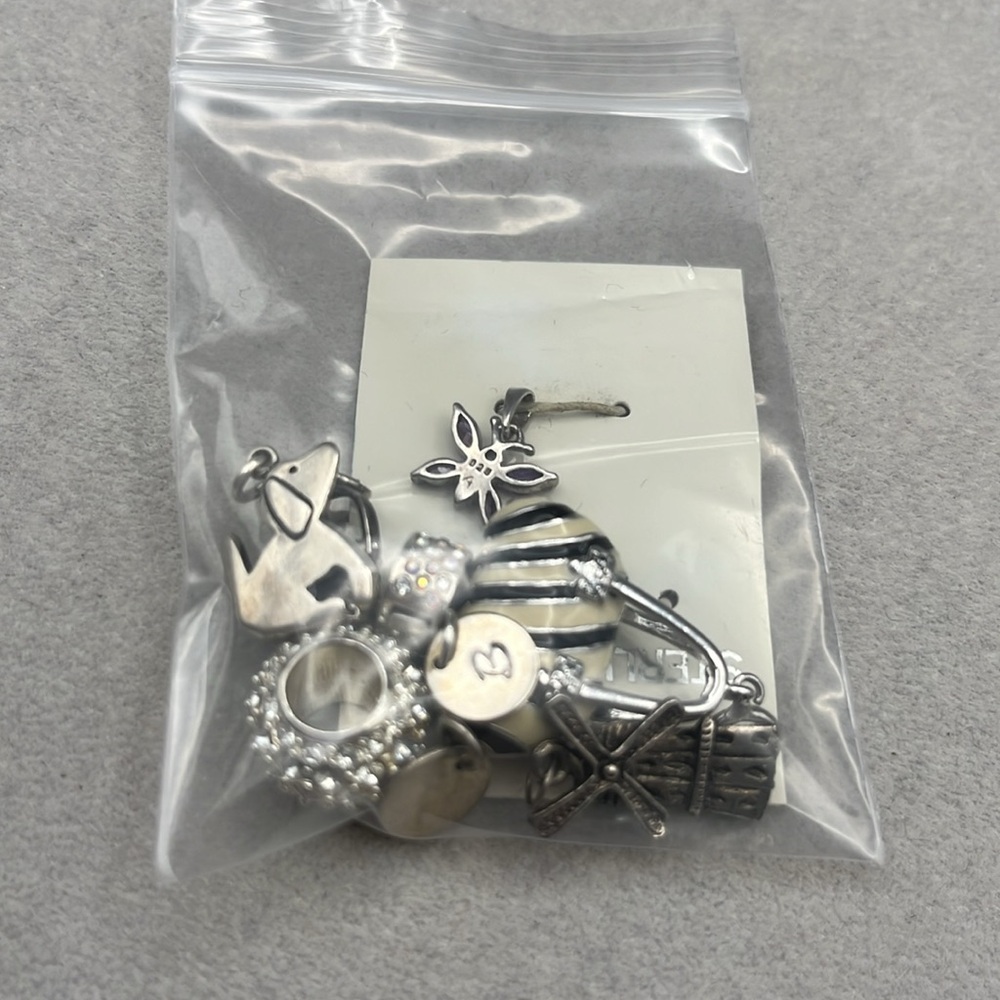 Lot of tested sterling silver charms ready to add to your charm bracelet resale - Picture 13 of 13